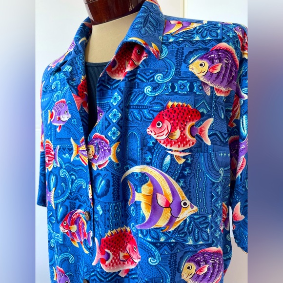 Joe Kealuha’s Hawaiian men’s shirt - Picture 2 of 7